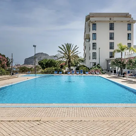 Hotel Hotiday Cefalù